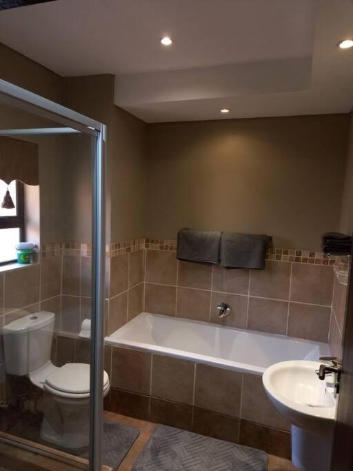 Best Overnight With Free Wifi. Modern & Private Bloemfontein Zewnętrze zdjęcie