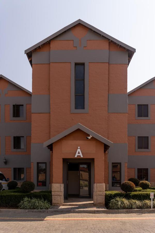 Best Overnight With Free Wifi. Modern & Private Bloemfontein Zewnętrze zdjęcie